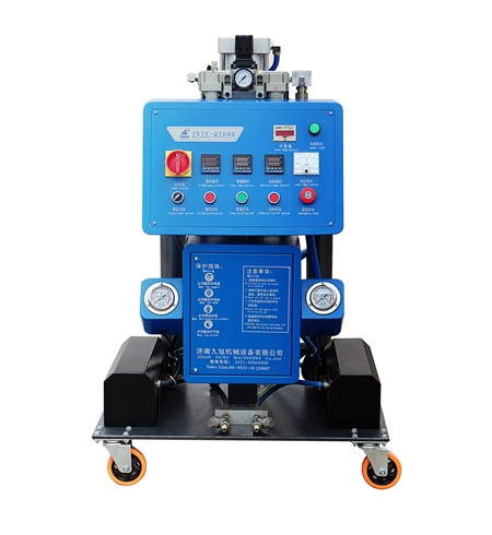 聚氨酯發(fā)泡設(shè)備型號(hào)：JNJX-Q2600型